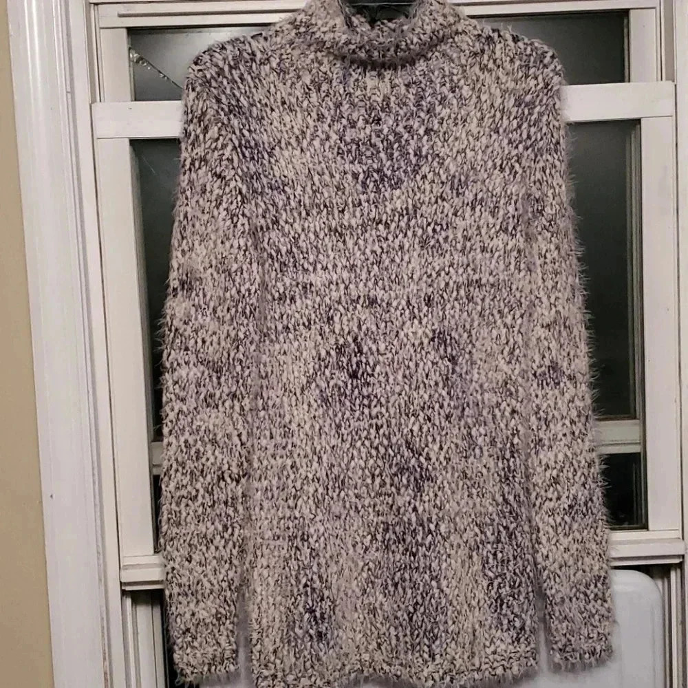 CHELSEA & THEODORE SWEATER